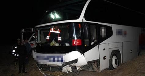 O­t­o­b­ü­s­ ­ş­a­r­a­m­p­o­l­e­ ­y­u­v­a­r­l­a­n­d­ı­:­ ­2­5­ ­y­a­r­a­l­ı­ ­-­ ­Y­a­ş­a­m­ ­H­a­b­e­r­l­e­r­i­